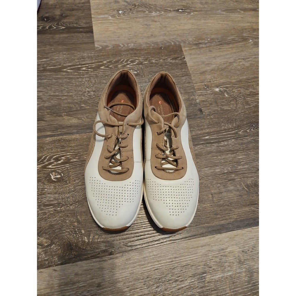 Clarks Wave Walk Shoes Women's 9M Unstructured Comfortable Athleisure White/ Tan
